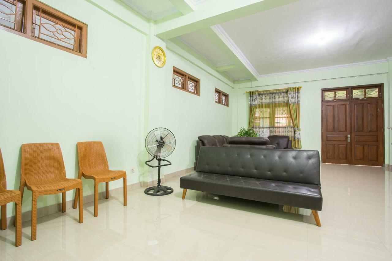 Oyo 1419 Rhona Guest House Syariah Yogyakarta Exterior photo