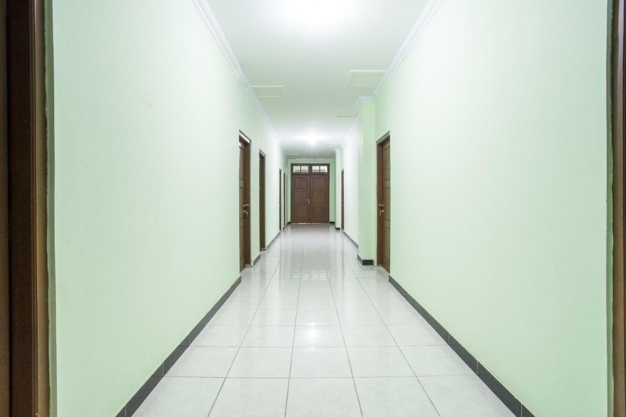 Oyo 1419 Rhona Guest House Syariah Yogyakarta Exterior photo