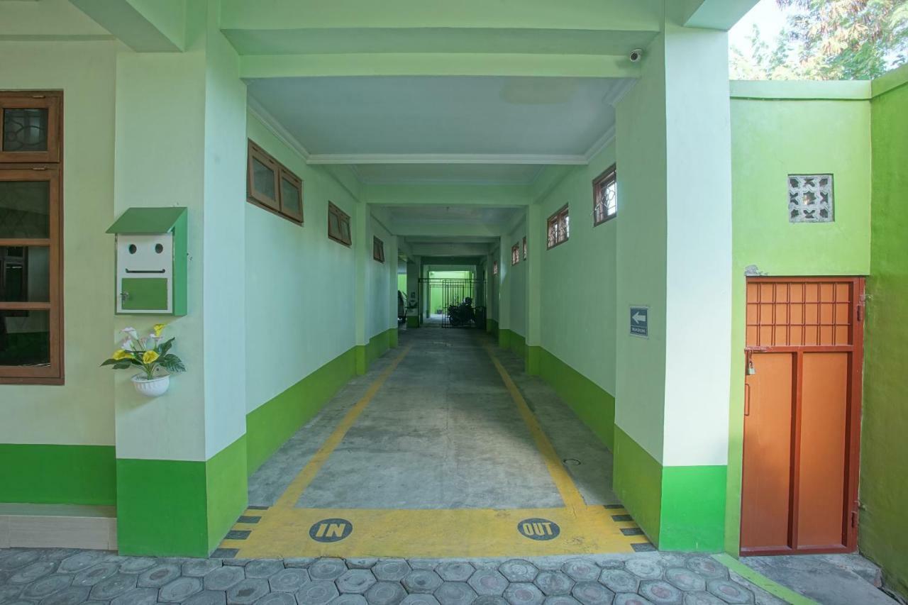 Oyo 1419 Rhona Guest House Syariah Yogyakarta Exterior photo