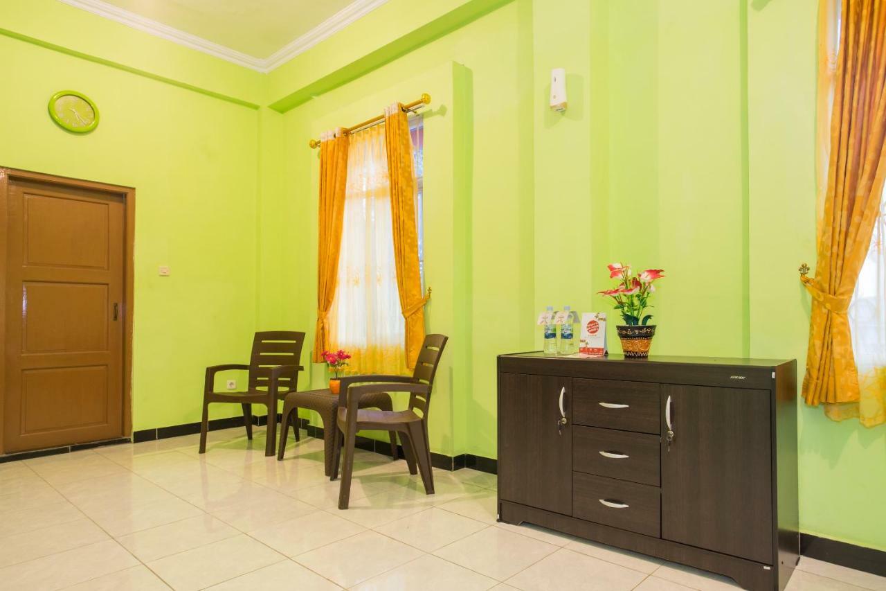 Oyo 1419 Rhona Guest House Syariah Yogyakarta Exterior photo